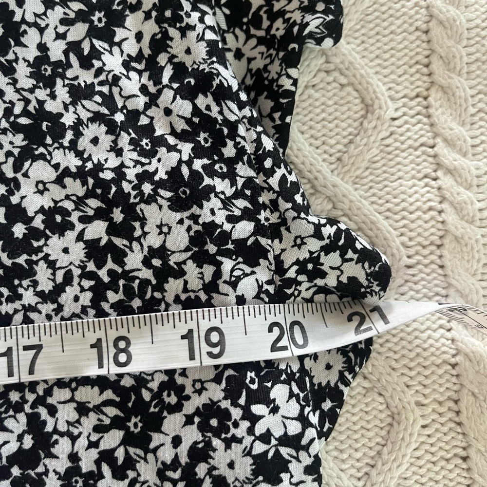 NEW! MICHAEL Michael Kors Floral Black and White Women's Blouse Size Medium - Picture 10 of 10